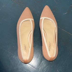 Vionics flats with arch support. Great shoes for flat feet!